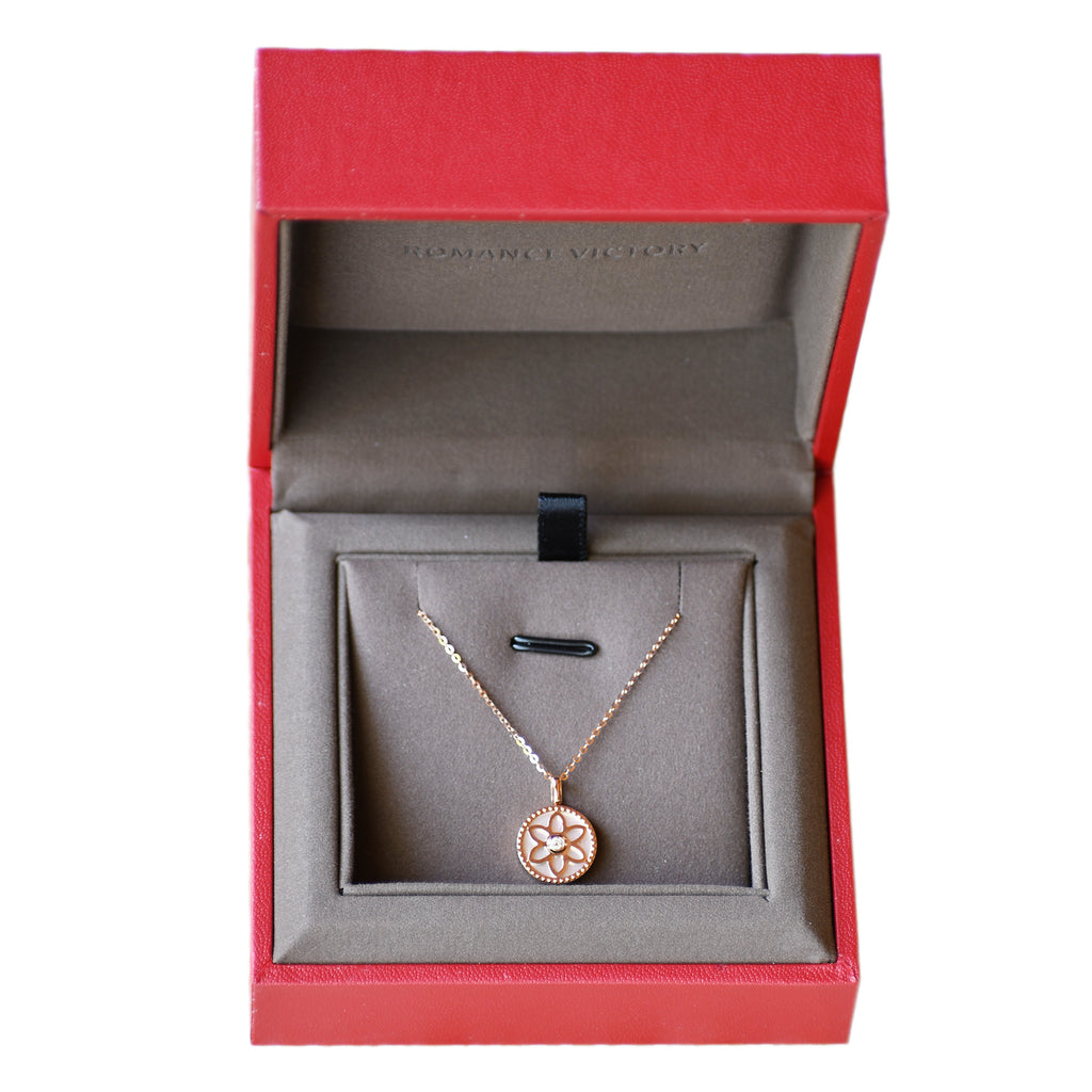 RVLA Romance Victory 18k Gold Diamond Mother of Pearl Necklace 